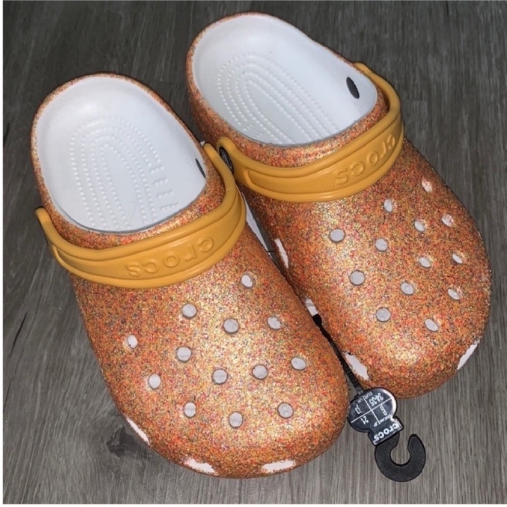 ❤️‍🔥FIRM PRICE❤️‍🔥Crocs CLASSIC GLITTER CLOG